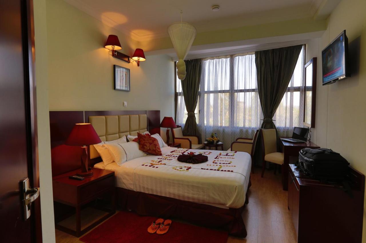 Rahnile Hotel Bahir Dar Bagian luar foto