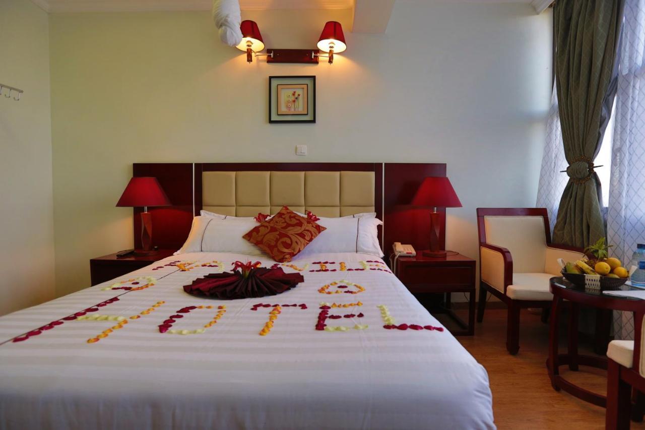 Rahnile Hotel Bahir Dar Bagian luar foto